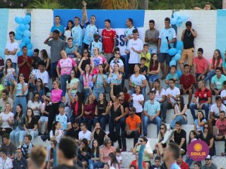 
<a style='margin-left: 5px;' class='btn btn-xs btn-social btn-facebook' href='https://www.facebook.com/sharer/sharer.php?u=https://boladovale.com.br/imgs/800-800-90/conteudo/fotos/1576/img4504.jpg' rel='popup' data-width='500' data-height='400'><i class='fa fa-facebook'></i>Compartilhar <span class='hidden-xs'>no Facebook</span>
</a> 
<a class='btn btn-default btn-xs' target='_blank' href='imgs/800-800-90/conteudo/fotos/1576/img4504.jpg'>
<span class='glyphicon glyphicon-cloud-download'></span> Salvar
</a> 
<span></span>