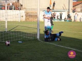 
<a style='margin-left: 5px;' class='btn btn-xs btn-social btn-facebook' href='https://www.facebook.com/sharer/sharer.php?u=https://boladovale.com.br/imgs/800-800-90/conteudo/fotos/1576/img4563.jpg' rel='popup' data-width='500' data-height='400'><i class='fa fa-facebook'></i>Compartilhar <span class='hidden-xs'>no Facebook</span>
</a> 
<a class='btn btn-default btn-xs' target='_blank' href='imgs/800-800-90/conteudo/fotos/1576/img4563.jpg'>
<span class='glyphicon glyphicon-cloud-download'></span> Salvar
</a> 
<span></span>