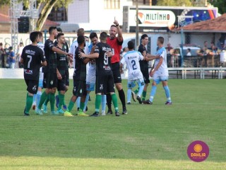 
<a style='margin-left: 5px;' class='btn btn-xs btn-social btn-facebook' href='https://www.facebook.com/sharer/sharer.php?u=https://boladovale.com.br/imgs/800-800-90/conteudo/fotos/1576/img4577.jpg' rel='popup' data-width='500' data-height='400'><i class='fa fa-facebook'></i>Compartilhar <span class='hidden-xs'>no Facebook</span>
</a> 
<a class='btn btn-default btn-xs' target='_blank' href='imgs/800-800-90/conteudo/fotos/1576/img4577.jpg'>
<span class='glyphicon glyphicon-cloud-download'></span> Salvar
</a> 
<span></span>