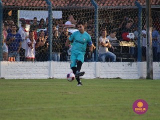 
<a style='margin-left: 5px;' class='btn btn-xs btn-social btn-facebook' href='https://www.facebook.com/sharer/sharer.php?u=https://boladovale.com.br/imgs/800-800-90/conteudo/fotos/1576/img4653.jpg' rel='popup' data-width='500' data-height='400'><i class='fa fa-facebook'></i>Compartilhar <span class='hidden-xs'>no Facebook</span>
</a> 
<a class='btn btn-default btn-xs' target='_blank' href='imgs/800-800-90/conteudo/fotos/1576/img4653.jpg'>
<span class='glyphicon glyphicon-cloud-download'></span> Salvar
</a> 
<span></span>