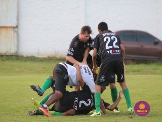 
<a style='margin-left: 5px;' class='btn btn-xs btn-social btn-facebook' href='https://www.facebook.com/sharer/sharer.php?u=https://boladovale.com.br/imgs/800-800-90/conteudo/fotos/1576/img4704.jpg' rel='popup' data-width='500' data-height='400'><i class='fa fa-facebook'></i>Compartilhar <span class='hidden-xs'>no Facebook</span>
</a> 
<a class='btn btn-default btn-xs' target='_blank' href='imgs/800-800-90/conteudo/fotos/1576/img4704.jpg'>
<span class='glyphicon glyphicon-cloud-download'></span> Salvar
</a> 
<span></span>