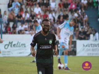 
<a style='margin-left: 5px;' class='btn btn-xs btn-social btn-facebook' href='https://www.facebook.com/sharer/sharer.php?u=https://boladovale.com.br/imgs/800-800-90/conteudo/fotos/1576/img4717.jpg' rel='popup' data-width='500' data-height='400'><i class='fa fa-facebook'></i>Compartilhar <span class='hidden-xs'>no Facebook</span>
</a> 
<a class='btn btn-default btn-xs' target='_blank' href='imgs/800-800-90/conteudo/fotos/1576/img4717.jpg'>
<span class='glyphicon glyphicon-cloud-download'></span> Salvar
</a> 
<span></span>