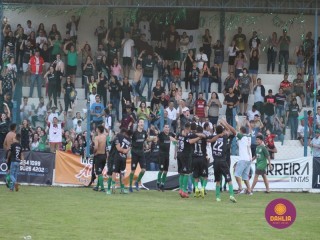 
<a style='margin-left: 5px;' class='btn btn-xs btn-social btn-facebook' href='https://www.facebook.com/sharer/sharer.php?u=https://boladovale.com.br/imgs/800-800-90/conteudo/fotos/1576/img4749.jpg' rel='popup' data-width='500' data-height='400'><i class='fa fa-facebook'></i>Compartilhar <span class='hidden-xs'>no Facebook</span>
</a> 
<a class='btn btn-default btn-xs' target='_blank' href='imgs/800-800-90/conteudo/fotos/1576/img4749.jpg'>
<span class='glyphicon glyphicon-cloud-download'></span> Salvar
</a> 
<span></span>