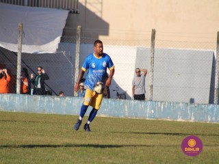 
<a style='margin-left: 5px;' class='btn btn-xs btn-social btn-facebook' href='https://www.facebook.com/sharer/sharer.php?u=https://boladovale.com.br/imgs/800-800-90/conteudo/fotos/1581/img8872.jpg' rel='popup' data-width='500' data-height='400'><i class='fa fa-facebook'></i>Compartilhar <span class='hidden-xs'>no Facebook</span>
</a> 
<a class='btn btn-default btn-xs' target='_blank' href='imgs/800-800-90/conteudo/fotos/1581/img8872.jpg'>
<span class='glyphicon glyphicon-cloud-download'></span> Salvar
</a> 
<span></span>