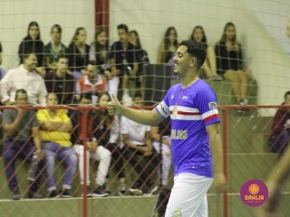 
<a style='margin-left: 5px;' class='btn btn-xs btn-social btn-facebook' href='https://www.facebook.com/sharer/sharer.php?u=https://boladovale.com.br/imgs/800-800-90/conteudo/fotos/1585/img5780.jpg' rel='popup' data-width='500' data-height='400'><i class='fa fa-facebook'></i>Compartilhar <span class='hidden-xs'>no Facebook</span>
</a> 
<a class='btn btn-default btn-xs' target='_blank' href='imgs/800-800-90/conteudo/fotos/1585/img5780.jpg'>
<span class='glyphicon glyphicon-cloud-download'></span> Salvar
</a> 
<span></span>