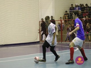 
<a style='margin-left: 5px;' class='btn btn-xs btn-social btn-facebook' href='https://www.facebook.com/sharer/sharer.php?u=https://boladovale.com.br/imgs/800-800-90/conteudo/fotos/1585/img5839.jpg' rel='popup' data-width='500' data-height='400'><i class='fa fa-facebook'></i>Compartilhar <span class='hidden-xs'>no Facebook</span>
</a> 
<a class='btn btn-default btn-xs' target='_blank' href='imgs/800-800-90/conteudo/fotos/1585/img5839.jpg'>
<span class='glyphicon glyphicon-cloud-download'></span> Salvar
</a> 
<span></span>