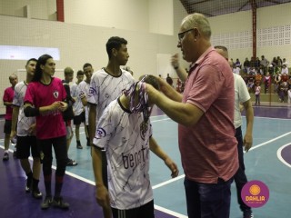 
<a style='margin-left: 5px;' class='btn btn-xs btn-social btn-facebook' href='https://www.facebook.com/sharer/sharer.php?u=https://boladovale.com.br/imgs/800-800-90/conteudo/fotos/1585/img5868.jpg' rel='popup' data-width='500' data-height='400'><i class='fa fa-facebook'></i>Compartilhar <span class='hidden-xs'>no Facebook</span>
</a> 
<a class='btn btn-default btn-xs' target='_blank' href='imgs/800-800-90/conteudo/fotos/1585/img5868.jpg'>
<span class='glyphicon glyphicon-cloud-download'></span> Salvar
</a> 
<span></span>