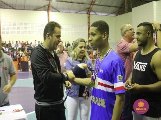 
<a style='margin-left: 5px;' class='btn btn-xs btn-social btn-facebook' href='https://www.facebook.com/sharer/sharer.php?u=https://boladovale.com.br/imgs/800-800-90/conteudo/fotos/1585/img5894.jpg' rel='popup' data-width='500' data-height='400'><i class='fa fa-facebook'></i>Compartilhar <span class='hidden-xs'>no Facebook</span>
</a> 
<a class='btn btn-default btn-xs' target='_blank' href='imgs/800-800-90/conteudo/fotos/1585/img5894.jpg'>
<span class='glyphicon glyphicon-cloud-download'></span> Salvar
</a> 
<span></span>