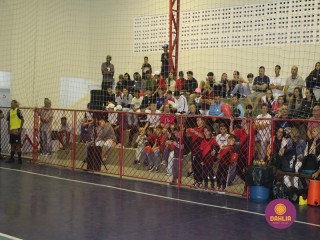 
<a style='margin-left: 5px;' class='btn btn-xs btn-social btn-facebook' href='https://www.facebook.com/sharer/sharer.php?u=https://boladovale.com.br/imgs/800-800-90/conteudo/fotos/1586/img5975.jpg' rel='popup' data-width='500' data-height='400'><i class='fa fa-facebook'></i>Compartilhar <span class='hidden-xs'>no Facebook</span>
</a> 
<a class='btn btn-default btn-xs' target='_blank' href='imgs/800-800-90/conteudo/fotos/1586/img5975.jpg'>
<span class='glyphicon glyphicon-cloud-download'></span> Salvar
</a> 
<span></span>