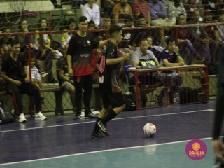 
<a style='margin-left: 5px;' class='btn btn-xs btn-social btn-facebook' href='https://www.facebook.com/sharer/sharer.php?u=https://boladovale.com.br/imgs/800-800-90/conteudo/fotos/1586/img6027.jpg' rel='popup' data-width='500' data-height='400'><i class='fa fa-facebook'></i>Compartilhar <span class='hidden-xs'>no Facebook</span>
</a> 
<a class='btn btn-default btn-xs' target='_blank' href='imgs/800-800-90/conteudo/fotos/1586/img6027.jpg'>
<span class='glyphicon glyphicon-cloud-download'></span> Salvar
</a> 
<span></span>