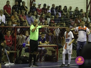 
<a style='margin-left: 5px;' class='btn btn-xs btn-social btn-facebook' href='https://www.facebook.com/sharer/sharer.php?u=https://boladovale.com.br/imgs/800-800-90/conteudo/fotos/1586/img6045.jpg' rel='popup' data-width='500' data-height='400'><i class='fa fa-facebook'></i>Compartilhar <span class='hidden-xs'>no Facebook</span>
</a> 
<a class='btn btn-default btn-xs' target='_blank' href='imgs/800-800-90/conteudo/fotos/1586/img6045.jpg'>
<span class='glyphicon glyphicon-cloud-download'></span> Salvar
</a> 
<span></span>