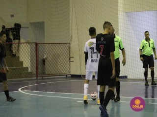 
<a style='margin-left: 5px;' class='btn btn-xs btn-social btn-facebook' href='https://www.facebook.com/sharer/sharer.php?u=https://boladovale.com.br/imgs/800-800-90/conteudo/fotos/1586/img6103.jpg' rel='popup' data-width='500' data-height='400'><i class='fa fa-facebook'></i>Compartilhar <span class='hidden-xs'>no Facebook</span>
</a> 
<a class='btn btn-default btn-xs' target='_blank' href='imgs/800-800-90/conteudo/fotos/1586/img6103.jpg'>
<span class='glyphicon glyphicon-cloud-download'></span> Salvar
</a> 
<span></span>