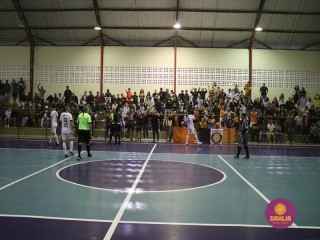 
<a style='margin-left: 5px;' class='btn btn-xs btn-social btn-facebook' href='https://www.facebook.com/sharer/sharer.php?u=https://boladovale.com.br/imgs/800-800-90/conteudo/fotos/1586/img6141.jpg' rel='popup' data-width='500' data-height='400'><i class='fa fa-facebook'></i>Compartilhar <span class='hidden-xs'>no Facebook</span>
</a> 
<a class='btn btn-default btn-xs' target='_blank' href='imgs/800-800-90/conteudo/fotos/1586/img6141.jpg'>
<span class='glyphicon glyphicon-cloud-download'></span> Salvar
</a> 
<span></span>