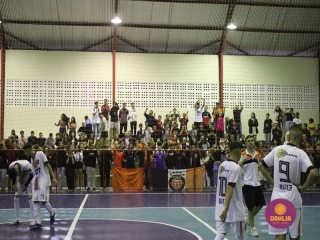 
<a style='margin-left: 5px;' class='btn btn-xs btn-social btn-facebook' href='https://www.facebook.com/sharer/sharer.php?u=https://boladovale.com.br/imgs/800-800-90/conteudo/fotos/1586/img6158.jpg' rel='popup' data-width='500' data-height='400'><i class='fa fa-facebook'></i>Compartilhar <span class='hidden-xs'>no Facebook</span>
</a> 
<a class='btn btn-default btn-xs' target='_blank' href='imgs/800-800-90/conteudo/fotos/1586/img6158.jpg'>
<span class='glyphicon glyphicon-cloud-download'></span> Salvar
</a> 
<span></span>