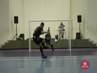 
<a style='margin-left: 5px;' class='btn btn-xs btn-social btn-facebook' href='https://www.facebook.com/sharer/sharer.php?u=https://boladovale.com.br/imgs/800-800-90/conteudo/fotos/1586/img6164.jpg' rel='popup' data-width='500' data-height='400'><i class='fa fa-facebook'></i>Compartilhar <span class='hidden-xs'>no Facebook</span>
</a> 
<a class='btn btn-default btn-xs' target='_blank' href='imgs/800-800-90/conteudo/fotos/1586/img6164.jpg'>
<span class='glyphicon glyphicon-cloud-download'></span> Salvar
</a> 
<span></span>