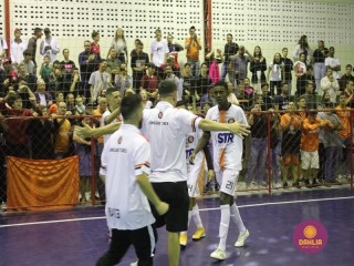 
<a style='margin-left: 5px;' class='btn btn-xs btn-social btn-facebook' href='https://www.facebook.com/sharer/sharer.php?u=https://boladovale.com.br/imgs/800-800-90/conteudo/fotos/1586/img6194.jpg' rel='popup' data-width='500' data-height='400'><i class='fa fa-facebook'></i>Compartilhar <span class='hidden-xs'>no Facebook</span>
</a> 
<a class='btn btn-default btn-xs' target='_blank' href='imgs/800-800-90/conteudo/fotos/1586/img6194.jpg'>
<span class='glyphicon glyphicon-cloud-download'></span> Salvar
</a> 
<span></span>