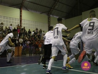 
<a style='margin-left: 5px;' class='btn btn-xs btn-social btn-facebook' href='https://www.facebook.com/sharer/sharer.php?u=https://boladovale.com.br/imgs/800-800-90/conteudo/fotos/1586/img6285.jpg' rel='popup' data-width='500' data-height='400'><i class='fa fa-facebook'></i>Compartilhar <span class='hidden-xs'>no Facebook</span>
</a> 
<a class='btn btn-default btn-xs' target='_blank' href='imgs/800-800-90/conteudo/fotos/1586/img6285.jpg'>
<span class='glyphicon glyphicon-cloud-download'></span> Salvar
</a> 
<span></span>