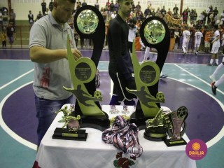 
<a style='margin-left: 5px;' class='btn btn-xs btn-social btn-facebook' href='https://www.facebook.com/sharer/sharer.php?u=https://boladovale.com.br/imgs/800-800-90/conteudo/fotos/1586/img6320.jpg' rel='popup' data-width='500' data-height='400'><i class='fa fa-facebook'></i>Compartilhar <span class='hidden-xs'>no Facebook</span>
</a> 
<a class='btn btn-default btn-xs' target='_blank' href='imgs/800-800-90/conteudo/fotos/1586/img6320.jpg'>
<span class='glyphicon glyphicon-cloud-download'></span> Salvar
</a> 
<span></span>