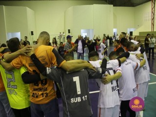 
<a style='margin-left: 5px;' class='btn btn-xs btn-social btn-facebook' href='https://www.facebook.com/sharer/sharer.php?u=https://boladovale.com.br/imgs/800-800-90/conteudo/fotos/1586/img6482.jpg' rel='popup' data-width='500' data-height='400'><i class='fa fa-facebook'></i>Compartilhar <span class='hidden-xs'>no Facebook</span>
</a> 
<a class='btn btn-default btn-xs' target='_blank' href='imgs/800-800-90/conteudo/fotos/1586/img6482.jpg'>
<span class='glyphicon glyphicon-cloud-download'></span> Salvar
</a> 
<span></span>