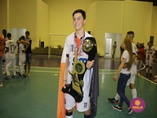 
<a style='margin-left: 5px;' class='btn btn-xs btn-social btn-facebook' href='https://www.facebook.com/sharer/sharer.php?u=https://boladovale.com.br/imgs/800-800-90/conteudo/fotos/1586/img6498.jpg' rel='popup' data-width='500' data-height='400'><i class='fa fa-facebook'></i>Compartilhar <span class='hidden-xs'>no Facebook</span>
</a> 
<a class='btn btn-default btn-xs' target='_blank' href='imgs/800-800-90/conteudo/fotos/1586/img6498.jpg'>
<span class='glyphicon glyphicon-cloud-download'></span> Salvar
</a> 
<span></span>