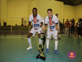 
<a style='margin-left: 5px;' class='btn btn-xs btn-social btn-facebook' href='https://www.facebook.com/sharer/sharer.php?u=https://boladovale.com.br/imgs/800-800-90/conteudo/fotos/1586/img6500.jpg' rel='popup' data-width='500' data-height='400'><i class='fa fa-facebook'></i>Compartilhar <span class='hidden-xs'>no Facebook</span>
</a> 
<a class='btn btn-default btn-xs' target='_blank' href='imgs/800-800-90/conteudo/fotos/1586/img6500.jpg'>
<span class='glyphicon glyphicon-cloud-download'></span> Salvar
</a> 
<span></span>