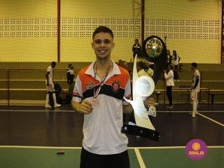 
<a style='margin-left: 5px;' class='btn btn-xs btn-social btn-facebook' href='https://www.facebook.com/sharer/sharer.php?u=https://boladovale.com.br/imgs/800-800-90/conteudo/fotos/1586/img6504.jpg' rel='popup' data-width='500' data-height='400'><i class='fa fa-facebook'></i>Compartilhar <span class='hidden-xs'>no Facebook</span>
</a> 
<a class='btn btn-default btn-xs' target='_blank' href='imgs/800-800-90/conteudo/fotos/1586/img6504.jpg'>
<span class='glyphicon glyphicon-cloud-download'></span> Salvar
</a> 
<span></span>