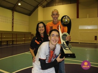 
<a style='margin-left: 5px;' class='btn btn-xs btn-social btn-facebook' href='https://www.facebook.com/sharer/sharer.php?u=https://boladovale.com.br/imgs/800-800-90/conteudo/fotos/1586/img6506.jpg' rel='popup' data-width='500' data-height='400'><i class='fa fa-facebook'></i>Compartilhar <span class='hidden-xs'>no Facebook</span>
</a> 
<a class='btn btn-default btn-xs' target='_blank' href='imgs/800-800-90/conteudo/fotos/1586/img6506.jpg'>
<span class='glyphicon glyphicon-cloud-download'></span> Salvar
</a> 
<span></span>