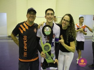 
<a style='margin-left: 5px;' class='btn btn-xs btn-social btn-facebook' href='https://www.facebook.com/sharer/sharer.php?u=https://boladovale.com.br/imgs/800-800-90/conteudo/fotos/1586/img6523.jpg' rel='popup' data-width='500' data-height='400'><i class='fa fa-facebook'></i>Compartilhar <span class='hidden-xs'>no Facebook</span>
</a> 
<a class='btn btn-default btn-xs' target='_blank' href='imgs/800-800-90/conteudo/fotos/1586/img6523.jpg'>
<span class='glyphicon glyphicon-cloud-download'></span> Salvar
</a> 
<span></span>