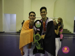 
<a style='margin-left: 5px;' class='btn btn-xs btn-social btn-facebook' href='https://www.facebook.com/sharer/sharer.php?u=https://boladovale.com.br/imgs/800-800-90/conteudo/fotos/1586/img6529.jpg' rel='popup' data-width='500' data-height='400'><i class='fa fa-facebook'></i>Compartilhar <span class='hidden-xs'>no Facebook</span>
</a> 
<a class='btn btn-default btn-xs' target='_blank' href='imgs/800-800-90/conteudo/fotos/1586/img6529.jpg'>
<span class='glyphicon glyphicon-cloud-download'></span> Salvar
</a> 
<span></span>