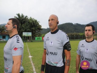 
<a style='margin-left: 5px;' class='btn btn-xs btn-social btn-facebook' href='https://www.facebook.com/sharer/sharer.php?u=https://boladovale.com.br/imgs/800-800-90/conteudo/fotos/1587/img6632.jpg' rel='popup' data-width='500' data-height='400'><i class='fa fa-facebook'></i>Compartilhar <span class='hidden-xs'>no Facebook</span>
</a> 
<a class='btn btn-default btn-xs' target='_blank' href='imgs/800-800-90/conteudo/fotos/1587/img6632.jpg'>
<span class='glyphicon glyphicon-cloud-download'></span> Salvar
</a> 
<span></span>
