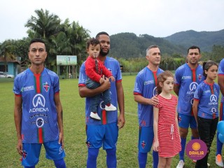 
<a style='margin-left: 5px;' class='btn btn-xs btn-social btn-facebook' href='https://www.facebook.com/sharer/sharer.php?u=https://boladovale.com.br/imgs/800-800-90/conteudo/fotos/1587/img6641.jpg' rel='popup' data-width='500' data-height='400'><i class='fa fa-facebook'></i>Compartilhar <span class='hidden-xs'>no Facebook</span>
</a> 
<a class='btn btn-default btn-xs' target='_blank' href='imgs/800-800-90/conteudo/fotos/1587/img6641.jpg'>
<span class='glyphicon glyphicon-cloud-download'></span> Salvar
</a> 
<span></span>