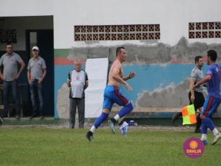 
<a style='margin-left: 5px;' class='btn btn-xs btn-social btn-facebook' href='https://www.facebook.com/sharer/sharer.php?u=https://boladovale.com.br/imgs/800-800-90/conteudo/fotos/1587/img6956.jpg' rel='popup' data-width='500' data-height='400'><i class='fa fa-facebook'></i>Compartilhar <span class='hidden-xs'>no Facebook</span>
</a> 
<a class='btn btn-default btn-xs' target='_blank' href='imgs/800-800-90/conteudo/fotos/1587/img6956.jpg'>
<span class='glyphicon glyphicon-cloud-download'></span> Salvar
</a> 
<span></span>