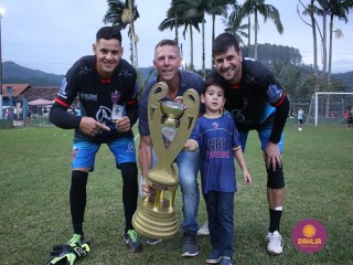 
<a style='margin-left: 5px;' class='btn btn-xs btn-social btn-facebook' href='https://www.facebook.com/sharer/sharer.php?u=https://boladovale.com.br/imgs/800-800-90/conteudo/fotos/1588/img7133.jpg' rel='popup' data-width='500' data-height='400'><i class='fa fa-facebook'></i>Compartilhar <span class='hidden-xs'>no Facebook</span>
</a> 
<a class='btn btn-default btn-xs' target='_blank' href='imgs/800-800-90/conteudo/fotos/1588/img7133.jpg'>
<span class='glyphicon glyphicon-cloud-download'></span> Salvar
</a> 
<span></span>