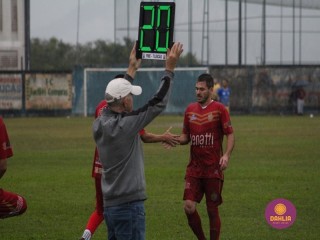 
<a style='margin-left: 5px;' class='btn btn-xs btn-social btn-facebook' href='https://www.facebook.com/sharer/sharer.php?u=https://boladovale.com.br/imgs/800-800-90/conteudo/fotos/1589/img9547.jpg' rel='popup' data-width='500' data-height='400'><i class='fa fa-facebook'></i>Compartilhar <span class='hidden-xs'>no Facebook</span>
</a> 
<a class='btn btn-default btn-xs' target='_blank' href='imgs/800-800-90/conteudo/fotos/1589/img9547.jpg'>
<span class='glyphicon glyphicon-cloud-download'></span> Salvar
</a> 
<span></span>