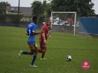 
<a style='margin-left: 5px;' class='btn btn-xs btn-social btn-facebook' href='https://www.facebook.com/sharer/sharer.php?u=https://boladovale.com.br/imgs/800-800-90/conteudo/fotos/1589/img9574.jpg' rel='popup' data-width='500' data-height='400'><i class='fa fa-facebook'></i>Compartilhar <span class='hidden-xs'>no Facebook</span>
</a> 
<a class='btn btn-default btn-xs' target='_blank' href='imgs/800-800-90/conteudo/fotos/1589/img9574.jpg'>
<span class='glyphicon glyphicon-cloud-download'></span> Salvar
</a> 
<span></span>