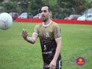 
<a style='margin-left: 5px;' class='btn btn-xs btn-social btn-facebook' href='https://www.facebook.com/sharer/sharer.php?u=https://boladovale.com.br/imgs/800-800-90/conteudo/fotos/1590/img9394.jpg' rel='popup' data-width='500' data-height='400'><i class='fa fa-facebook'></i>Compartilhar <span class='hidden-xs'>no Facebook</span>
</a> 
<a class='btn btn-default btn-xs' target='_blank' href='imgs/800-800-90/conteudo/fotos/1590/img9394.jpg'>
<span class='glyphicon glyphicon-cloud-download'></span> Salvar
</a> 
<span></span>