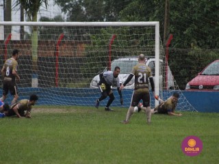 
<a style='margin-left: 5px;' class='btn btn-xs btn-social btn-facebook' href='https://www.facebook.com/sharer/sharer.php?u=https://boladovale.com.br/imgs/800-800-90/conteudo/fotos/1590/img9464.jpg' rel='popup' data-width='500' data-height='400'><i class='fa fa-facebook'></i>Compartilhar <span class='hidden-xs'>no Facebook</span>
</a> 
<a class='btn btn-default btn-xs' target='_blank' href='imgs/800-800-90/conteudo/fotos/1590/img9464.jpg'>
<span class='glyphicon glyphicon-cloud-download'></span> Salvar
</a> 
<span></span>