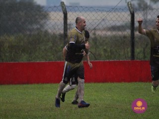 
<a style='margin-left: 5px;' class='btn btn-xs btn-social btn-facebook' href='https://www.facebook.com/sharer/sharer.php?u=https://boladovale.com.br/imgs/800-800-90/conteudo/fotos/1590/img9477.jpg' rel='popup' data-width='500' data-height='400'><i class='fa fa-facebook'></i>Compartilhar <span class='hidden-xs'>no Facebook</span>
</a> 
<a class='btn btn-default btn-xs' target='_blank' href='imgs/800-800-90/conteudo/fotos/1590/img9477.jpg'>
<span class='glyphicon glyphicon-cloud-download'></span> Salvar
</a> 
<span></span>