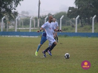 
<a style='margin-left: 5px;' class='btn btn-xs btn-social btn-facebook' href='https://www.facebook.com/sharer/sharer.php?u=https://boladovale.com.br/imgs/800-800-90/conteudo/fotos/1591/img7277.jpg' rel='popup' data-width='500' data-height='400'><i class='fa fa-facebook'></i>Compartilhar <span class='hidden-xs'>no Facebook</span>
</a> 
<a class='btn btn-default btn-xs' target='_blank' href='imgs/800-800-90/conteudo/fotos/1591/img7277.jpg'>
<span class='glyphicon glyphicon-cloud-download'></span> Salvar
</a> 
<span></span>