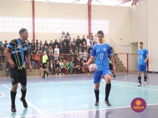 
<a style='margin-left: 5px;' class='btn btn-xs btn-social btn-facebook' href='https://www.facebook.com/sharer/sharer.php?u=https://boladovale.com.br/imgs/800-800-90/conteudo/fotos/1592/img7869.jpg' rel='popup' data-width='500' data-height='400'><i class='fa fa-facebook'></i>Compartilhar <span class='hidden-xs'>no Facebook</span>
</a> 
<a class='btn btn-default btn-xs' target='_blank' href='imgs/800-800-90/conteudo/fotos/1592/img7869.jpg'>
<span class='glyphicon glyphicon-cloud-download'></span> Salvar
</a> 
<span></span>