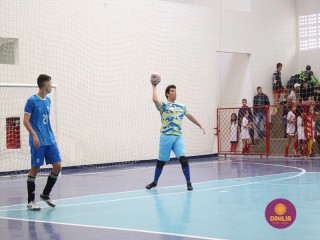 
<a style='margin-left: 5px;' class='btn btn-xs btn-social btn-facebook' href='https://www.facebook.com/sharer/sharer.php?u=https://boladovale.com.br/imgs/800-800-90/conteudo/fotos/1592/img7883.jpg' rel='popup' data-width='500' data-height='400'><i class='fa fa-facebook'></i>Compartilhar <span class='hidden-xs'>no Facebook</span>
</a> 
<a class='btn btn-default btn-xs' target='_blank' href='imgs/800-800-90/conteudo/fotos/1592/img7883.jpg'>
<span class='glyphicon glyphicon-cloud-download'></span> Salvar
</a> 
<span></span>