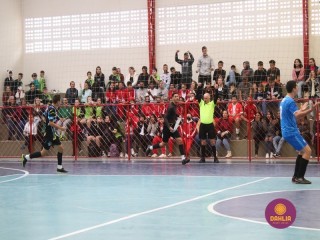 
<a style='margin-left: 5px;' class='btn btn-xs btn-social btn-facebook' href='https://www.facebook.com/sharer/sharer.php?u=https://boladovale.com.br/imgs/800-800-90/conteudo/fotos/1592/img7899.jpg' rel='popup' data-width='500' data-height='400'><i class='fa fa-facebook'></i>Compartilhar <span class='hidden-xs'>no Facebook</span>
</a> 
<a class='btn btn-default btn-xs' target='_blank' href='imgs/800-800-90/conteudo/fotos/1592/img7899.jpg'>
<span class='glyphicon glyphicon-cloud-download'></span> Salvar
</a> 
<span></span>