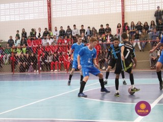 
<a style='margin-left: 5px;' class='btn btn-xs btn-social btn-facebook' href='https://www.facebook.com/sharer/sharer.php?u=https://boladovale.com.br/imgs/800-800-90/conteudo/fotos/1592/img7906.jpg' rel='popup' data-width='500' data-height='400'><i class='fa fa-facebook'></i>Compartilhar <span class='hidden-xs'>no Facebook</span>
</a> 
<a class='btn btn-default btn-xs' target='_blank' href='imgs/800-800-90/conteudo/fotos/1592/img7906.jpg'>
<span class='glyphicon glyphicon-cloud-download'></span> Salvar
</a> 
<span></span>