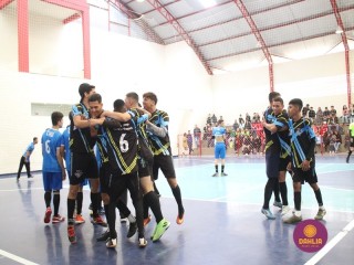 
<a style='margin-left: 5px;' class='btn btn-xs btn-social btn-facebook' href='https://www.facebook.com/sharer/sharer.php?u=https://boladovale.com.br/imgs/800-800-90/conteudo/fotos/1592/img7927.jpg' rel='popup' data-width='500' data-height='400'><i class='fa fa-facebook'></i>Compartilhar <span class='hidden-xs'>no Facebook</span>
</a> 
<a class='btn btn-default btn-xs' target='_blank' href='imgs/800-800-90/conteudo/fotos/1592/img7927.jpg'>
<span class='glyphicon glyphicon-cloud-download'></span> Salvar
</a> 
<span></span>