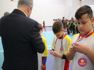 
<a style='margin-left: 5px;' class='btn btn-xs btn-social btn-facebook' href='https://www.facebook.com/sharer/sharer.php?u=https://boladovale.com.br/imgs/800-800-90/conteudo/fotos/1594/img8035.jpg' rel='popup' data-width='500' data-height='400'><i class='fa fa-facebook'></i>Compartilhar <span class='hidden-xs'>no Facebook</span>
</a> 
<a class='btn btn-default btn-xs' target='_blank' href='imgs/800-800-90/conteudo/fotos/1594/img8035.jpg'>
<span class='glyphicon glyphicon-cloud-download'></span> Salvar
</a> 
<span></span>