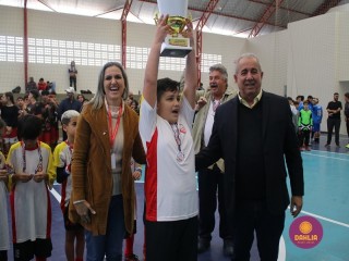 
<a style='margin-left: 5px;' class='btn btn-xs btn-social btn-facebook' href='https://www.facebook.com/sharer/sharer.php?u=https://boladovale.com.br/imgs/800-800-90/conteudo/fotos/1594/img8044.jpg' rel='popup' data-width='500' data-height='400'><i class='fa fa-facebook'></i>Compartilhar <span class='hidden-xs'>no Facebook</span>
</a> 
<a class='btn btn-default btn-xs' target='_blank' href='imgs/800-800-90/conteudo/fotos/1594/img8044.jpg'>
<span class='glyphicon glyphicon-cloud-download'></span> Salvar
</a> 
<span></span>