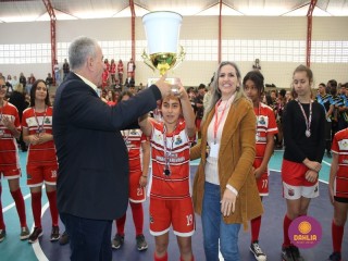 
<a style='margin-left: 5px;' class='btn btn-xs btn-social btn-facebook' href='https://www.facebook.com/sharer/sharer.php?u=https://boladovale.com.br/imgs/800-800-90/conteudo/fotos/1594/img8083.jpg' rel='popup' data-width='500' data-height='400'><i class='fa fa-facebook'></i>Compartilhar <span class='hidden-xs'>no Facebook</span>
</a> 
<a class='btn btn-default btn-xs' target='_blank' href='imgs/800-800-90/conteudo/fotos/1594/img8083.jpg'>
<span class='glyphicon glyphicon-cloud-download'></span> Salvar
</a> 
<span></span>