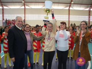 
<a style='margin-left: 5px;' class='btn btn-xs btn-social btn-facebook' href='https://www.facebook.com/sharer/sharer.php?u=https://boladovale.com.br/imgs/800-800-90/conteudo/fotos/1594/img8099.jpg' rel='popup' data-width='500' data-height='400'><i class='fa fa-facebook'></i>Compartilhar <span class='hidden-xs'>no Facebook</span>
</a> 
<a class='btn btn-default btn-xs' target='_blank' href='imgs/800-800-90/conteudo/fotos/1594/img8099.jpg'>
<span class='glyphicon glyphicon-cloud-download'></span> Salvar
</a> 
<span></span>