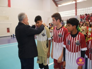 
<a style='margin-left: 5px;' class='btn btn-xs btn-social btn-facebook' href='https://www.facebook.com/sharer/sharer.php?u=https://boladovale.com.br/imgs/800-800-90/conteudo/fotos/1594/img8119.jpg' rel='popup' data-width='500' data-height='400'><i class='fa fa-facebook'></i>Compartilhar <span class='hidden-xs'>no Facebook</span>
</a> 
<a class='btn btn-default btn-xs' target='_blank' href='imgs/800-800-90/conteudo/fotos/1594/img8119.jpg'>
<span class='glyphicon glyphicon-cloud-download'></span> Salvar
</a> 
<span></span>