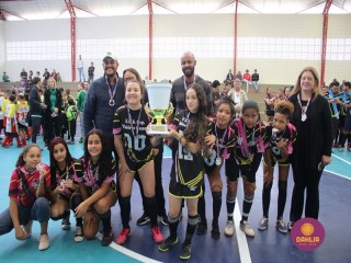 
<a style='margin-left: 5px;' class='btn btn-xs btn-social btn-facebook' href='https://www.facebook.com/sharer/sharer.php?u=https://boladovale.com.br/imgs/800-800-90/conteudo/fotos/1594/img8139.jpg' rel='popup' data-width='500' data-height='400'><i class='fa fa-facebook'></i>Compartilhar <span class='hidden-xs'>no Facebook</span>
</a> 
<a class='btn btn-default btn-xs' target='_blank' href='imgs/800-800-90/conteudo/fotos/1594/img8139.jpg'>
<span class='glyphicon glyphicon-cloud-download'></span> Salvar
</a> 
<span></span>
